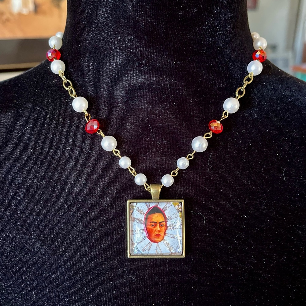 SOLD Frida Kahlo Art Pendant Necklace Vintage Beads - Picture 14 of 16